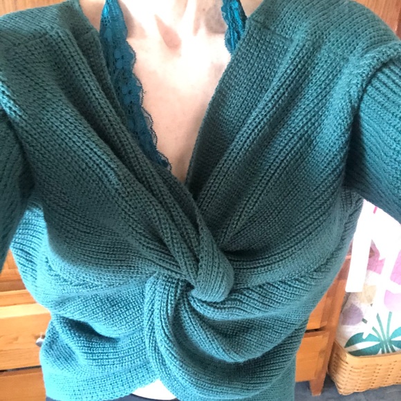 MISS MATCH Sweaters - ☘️NWT MISS MATCH  2 Way Wear Crop Knot Sweater☘️